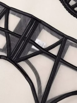 Ensembles de lingerie en dentelle noire à bretelles soutien-gorge cage culotte et porte-jarretelles