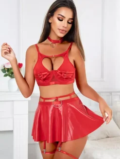 Ensembles de pyjama avec détails en métal rouge lingerie d'intérieur ensembles soutien-gorge et jupe
