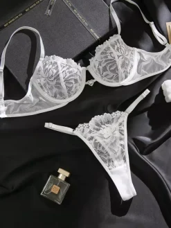 Ensembles de lingerie 2 pièces en dentelle blanche : soutien-gorge et culotte