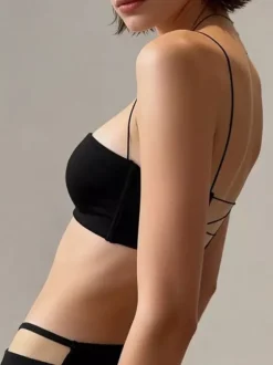 Ensembles de lingerie 2 pièces : soutien-gorge et culotte blancs à lacets et dos croisé.