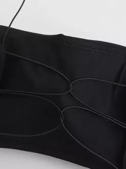 Ensembles de lingerie 2 pièces : soutien-gorge et culotte blancs à lacets et dos croisé.