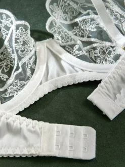 Ensemble soutien-gorge et culotte blancs en dentelle deux pièces pour la mariée