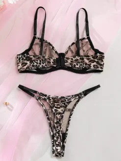 Ensemble soutien-gorge et culotte deux pièces marron à lacets et imprimé léopard
