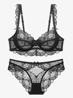 Ensemble soutien-gorge et string en dentelle florale transparente à armatures