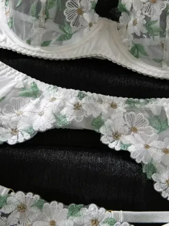 Ensembles 4 pièces de lingerie de mariée en résille blanche à imprimé floral et tulle transparent