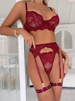 Ensembles 4 pièces de lingerie en dentelle noire : soutien-gorge jarretelle et culotte.