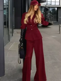 Ensemble tailleur-pantalon élégant pour femme - Pantalon large rouge bordeaux à revers cranté et boutons dorés - Idéal pour les soirées d'affaires du printemps 2026