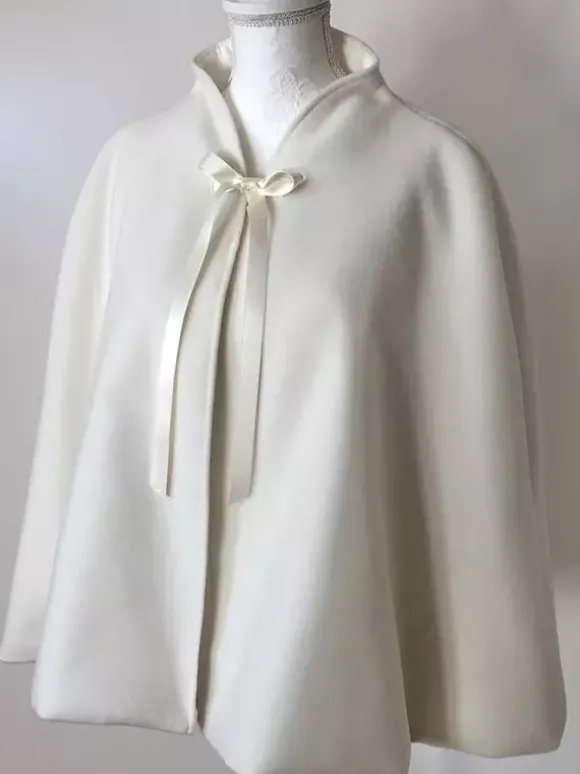 Enveloppes de mariage ivoire manches longues col haut hauts courts en peluche couverture de mariée