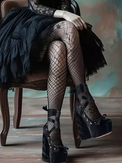 Escarpins à plateforme en satin bout rond lacets talon épais