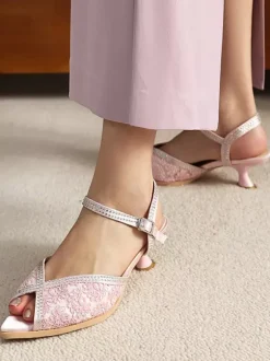 Escarpins à talons aiguilles et bout ouvert en dentelle et strass pour mère de la mariée