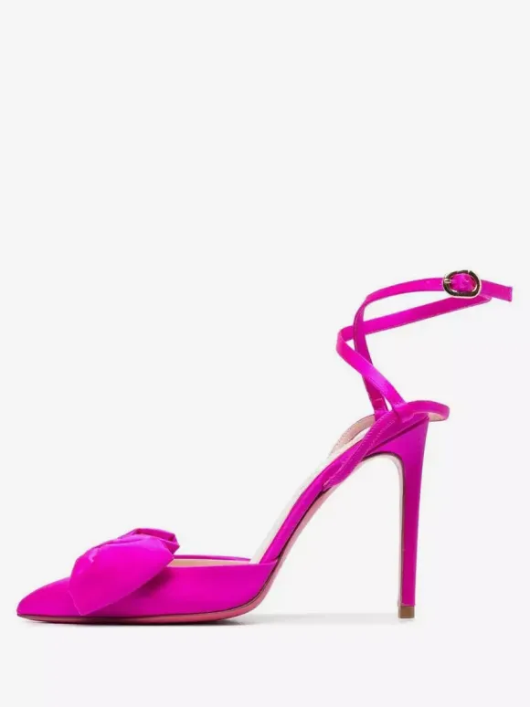 Escarpins à talons aiguilles et bout pointu en satin avec n艙ud et lacets