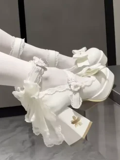 Escarpins Lolita Sweet blancs à lacets et n艙uds à l'arrière en cuir PU à talon compensé.