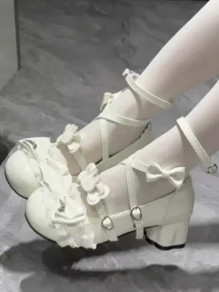 Escarpins Lolita Sweet blanc écru n艙uds bride cheville talon compensé en cuir PU.