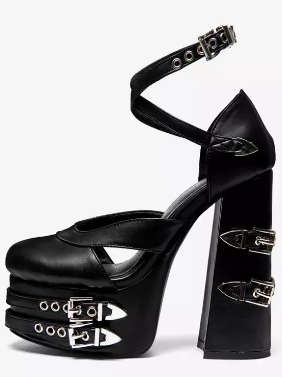Escarpins noirs à plateforme bout rond détails métalliques brides croisées style gothique