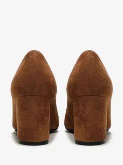 Escarpins à talons blocs en daim marron à bout pointu et talons à enfiler