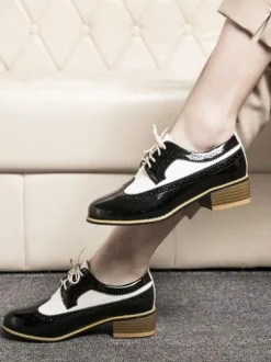 Femmes Oxfords Classic Round Toe Lace Up Chaussures Oxford en cuir Synthétique
