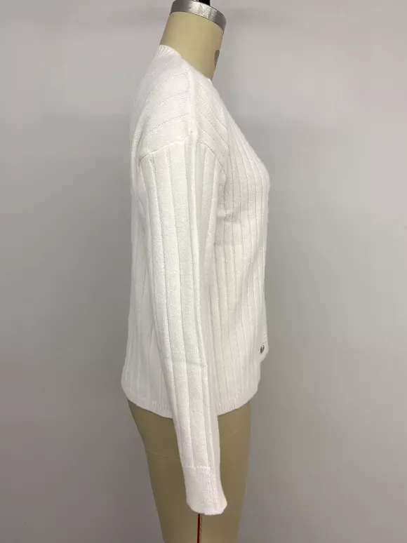 Gilet en maille côtelée à boutons en forme de c艙ur col rond manches longues collection femme 2026