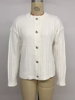 Gilet en maille côtelée à boutons en forme de c艙ur col rond manches longues collection femme 2026