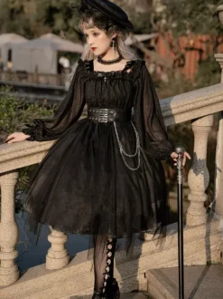 Gothique Lolita OP Robe Noir Bourgogne Vols Manches Longues Épaule Nu Lolita Une Pièce Robe