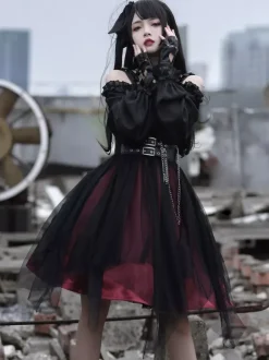 Gothique Lolita OP Robe Noir Bourgogne Vols Manches Longues Épaule Nu Lolita Une Pièce Robe