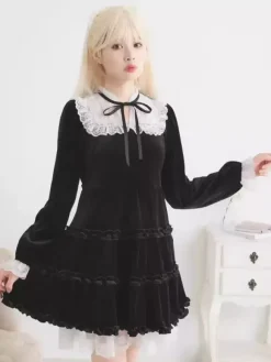 Halloween Robe Lolita en dentelle décolleté manches longues volants en velours robe gothique