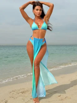 Haut à licou triangle ombré et bas de maillot de bain à couverture coquine