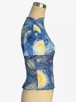 Haut à manches courtes en maille et col montant imprimé « La Nuit étoilée » pour femme (collection 2026)