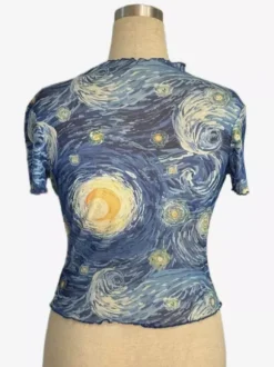 Haut à manches courtes en maille et col montant imprimé « La Nuit étoilée » pour femme (collection 2026)