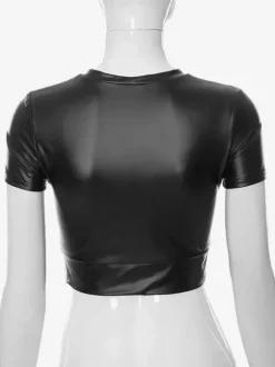 Haut de club à la mode avec col bijou et manches courtes en polyester superposé
