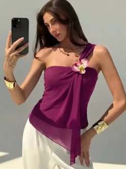 Haut sans manches à une épaule orné d'un motif floral 3D froncé et d'un ourlet asymétrique