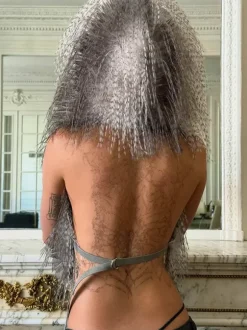 Haut à capuche dos nu en fausse fourrure avec ourlet à franges pour femme 2026