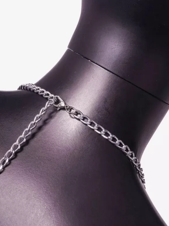 Hauts dos nu à motifs géométriques et cristaux parfaits pour les soirées !