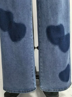 Jean large à motif c艙ur pour femme - Bleu moyen style bohème chic coupe droite - Tenue streetwear printanière 2026