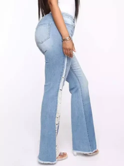 Jean évasé à effet usé et effiloché pour femme - Denim bootcut sexy délavé bleu clair - Tenue de soirée printanière 2026