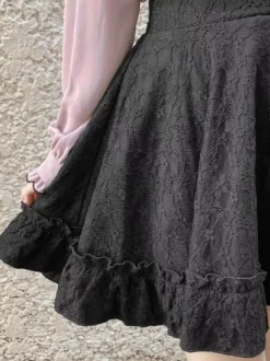 Jupe gothique lolita jupes lolita à volants et 艙illets noirs