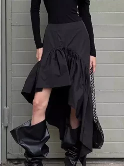 Jupes noires courtes asymétriques pour femmes