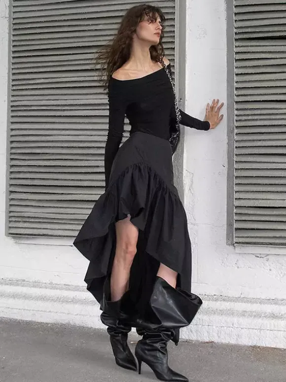 Jupes noires courtes asymétriques pour femmes