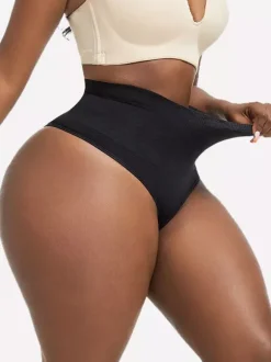 Linge de Mariée Body string taille haute pour femmes grandes tailles gainant ventre plat et fesses galbées.