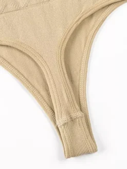 Linge de Mariée Body string taille haute pour femmes grandes tailles gainant ventre plat et fesses galbées.