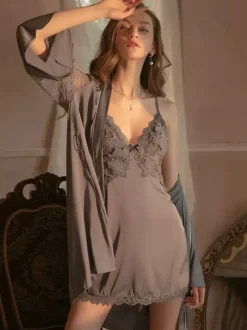 Linge de Mariée Cadeau Saint-Valentin Nuisette Lingerie Sexy Ensemble 2 Pièces en Satin Manches Courtes Longues à Lacets avec Poches