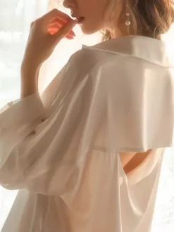 Linge de Mariée Chemise pour femme en mousseline blanche avec découpes