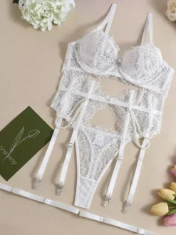 Linge de Mariée Ensemble de lingerie sexy 4 pièces en dentelle blanche avec soutien-gorge et culotte