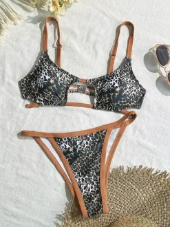 Maillot de bain 2 pièces imprimé léopard découpé pour l'été 2026
