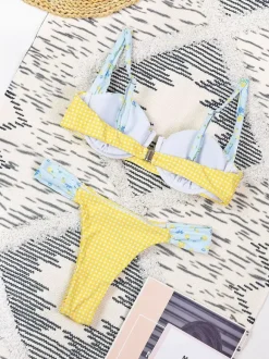 Maillot de bain bikini jaune pour femme idéal pour l'été à la plage.