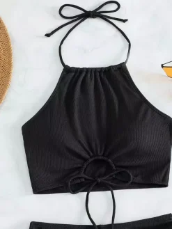 Maillot de bain bikini marron à lacets pour femme idéal pour l'été à la plage.