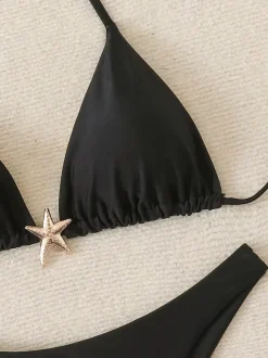 Maillot de bain bikini noir à lacets pour femme idéal pour l'été à la plage.