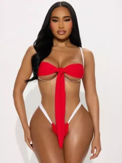 Maillot de bain bikini noir à lacets taille naturelle pour femme idéal pour la plage et les vacances d'été.