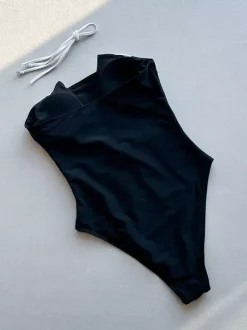 Maillot de bain une pièce pour femme noir bicolore sans bretelles idéal pour la plage en été