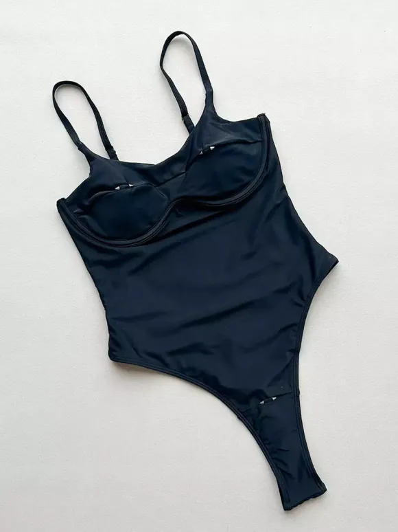 Maillot de bain une pièce pour femme détails métalliques noirs col bijou dos nu maillot de bain sexy d'été