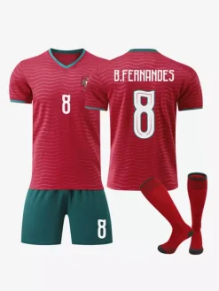 Maillot domicile de l'équipe du Portugal 2026 rouge et vert manches courtes ensemble 3 pièces pour adultes et enfants : n° 8 Fernandes n° 15 João Neves
